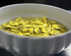 Anolini in brodo